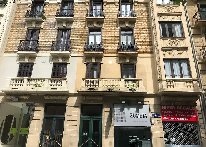 Downtown Apartment *